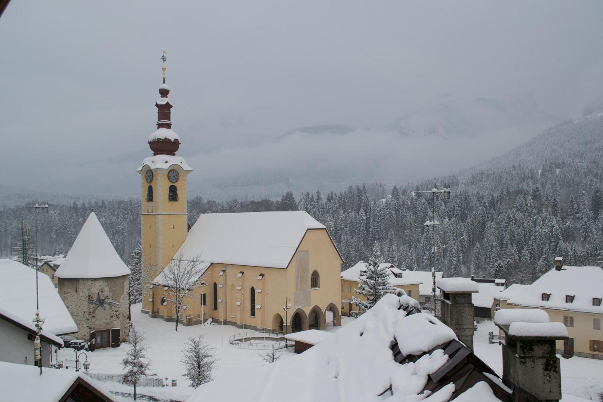 Hotel Raibl E Appartamenti Tarvisio Bagian luar foto