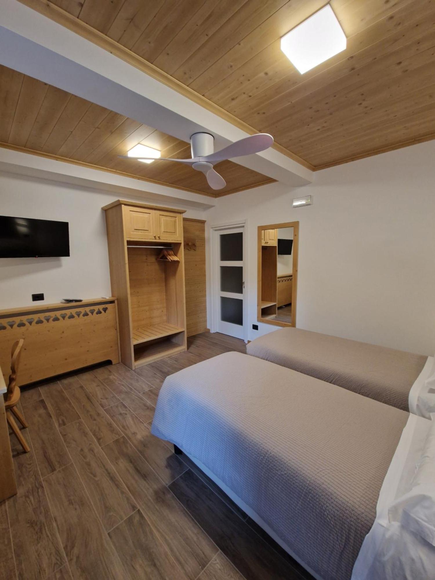 Hotel Raibl E Appartamenti Tarvisio Bagian luar foto